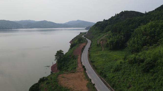 航拍沿江公路交通