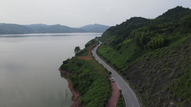 航拍沿江公路交通