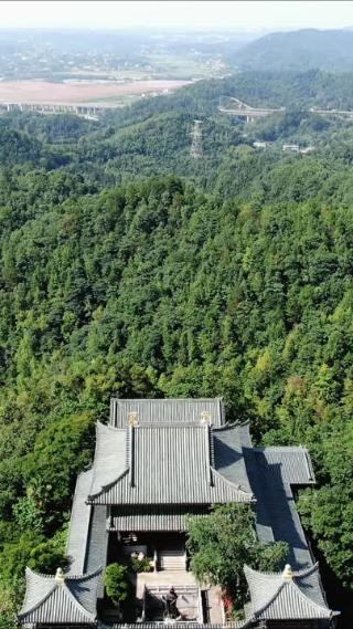 航拍湖南湘潭昭山风景区昭山古寺