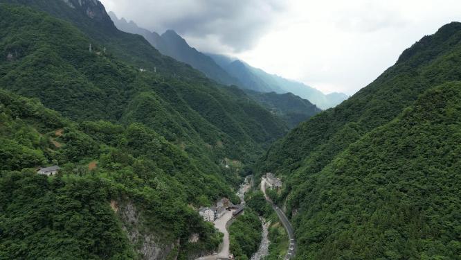 航拍大山峡谷森林自然风光
