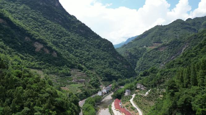 航拍大山峡谷森林自然风光