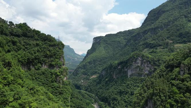 航拍大山峡谷森林自然风光