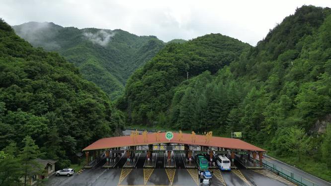 航拍湖北神农架神农顶景区入口