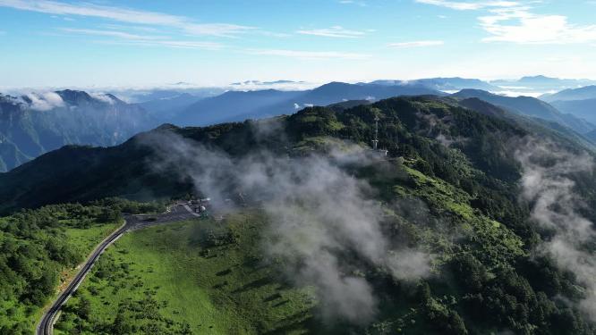航拍湖北神农架神农顶景区盘山公路