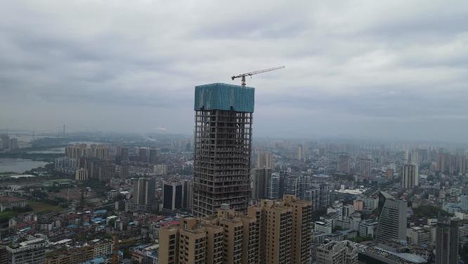 航拍湖南岳阳第一高楼烂尾楼