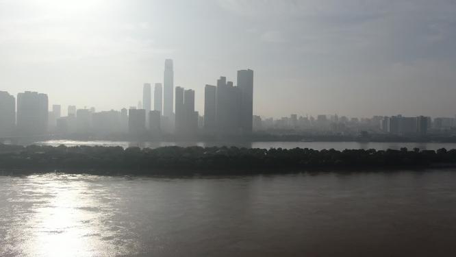 航拍湖南长沙湘江橘子洲风光