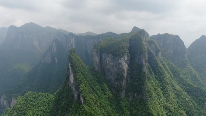 航拍高山悬岩峭壁