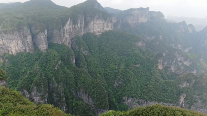 航拍高山悬岩峭壁