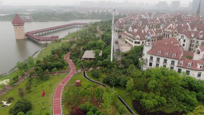 航拍江西南昌卢塞恩小镇欧式建筑