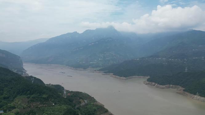 航拍湖北宜昌兴山县高山自然风光