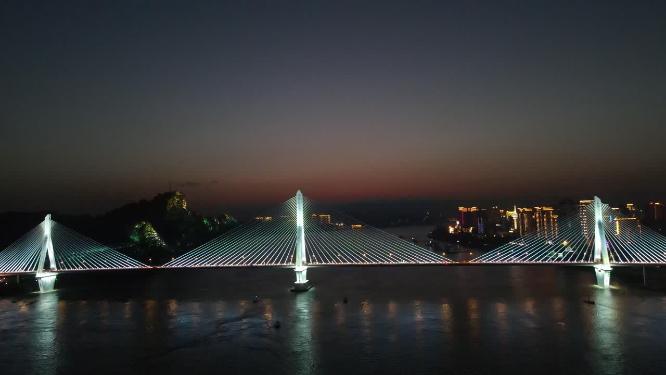 湖北宜昌夷陵长江大桥夜景