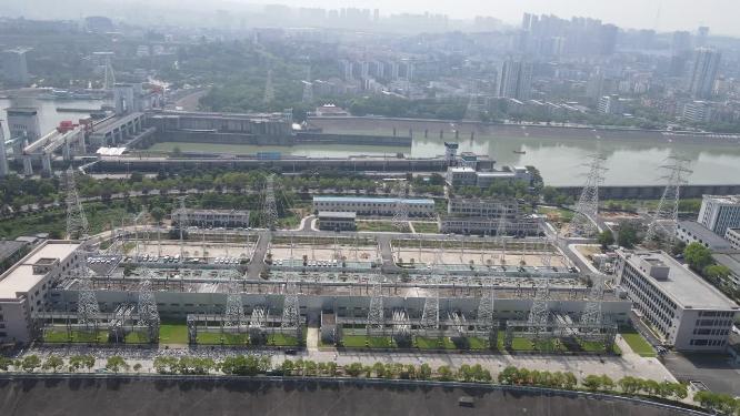 航拍湖北宜昌长江岛屿中心岛建筑