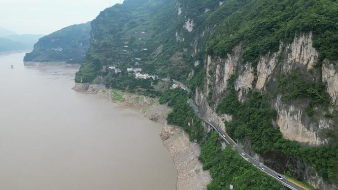 航拍湖北宜昌长江三峡悬崖峭壁