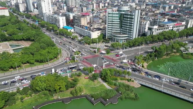航拍湖北鄂州交通十字路口