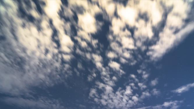 夜晚云层星空