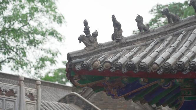 雨天传统建筑屋檐