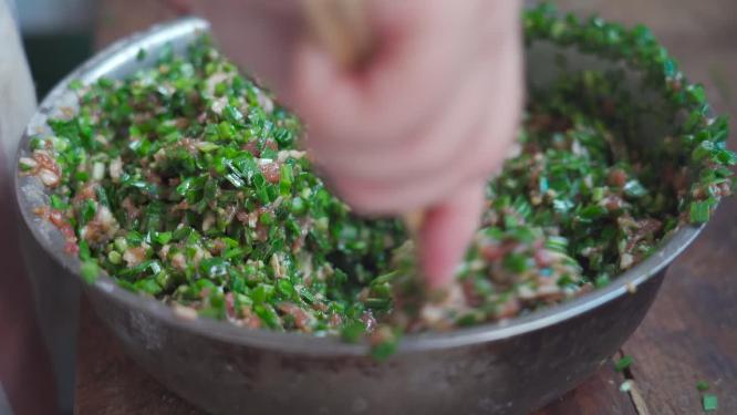 煮饺子下饺子过年过节视频素材