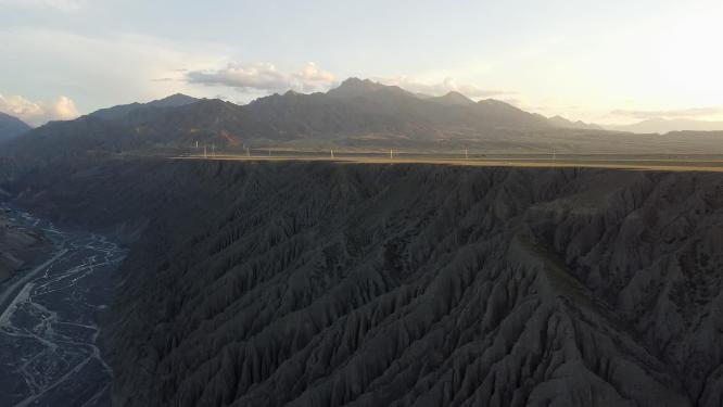 航拍新疆奎屯独山子大峡谷