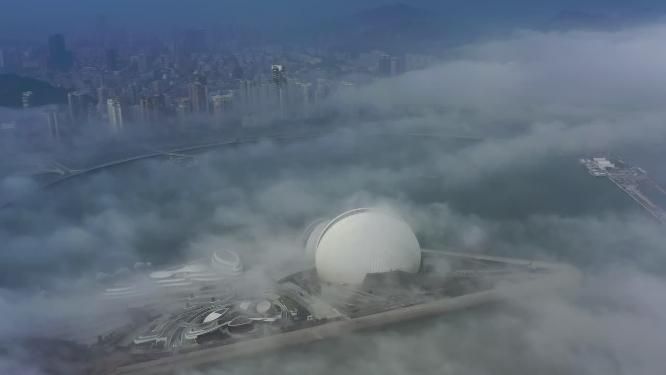 珠海日月贝歌剧院及流动的白云时刻