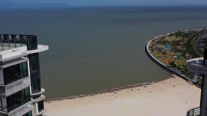 航拍空镜头沙滩上