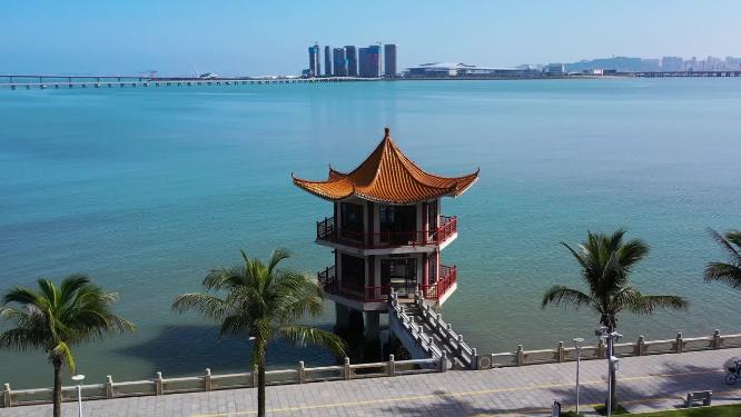 航拍海边凉亭