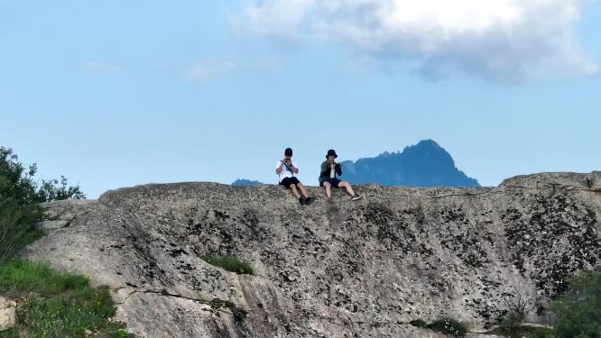 秦岭登山旅拍素材男子爬山航拍合集旅拍vlog