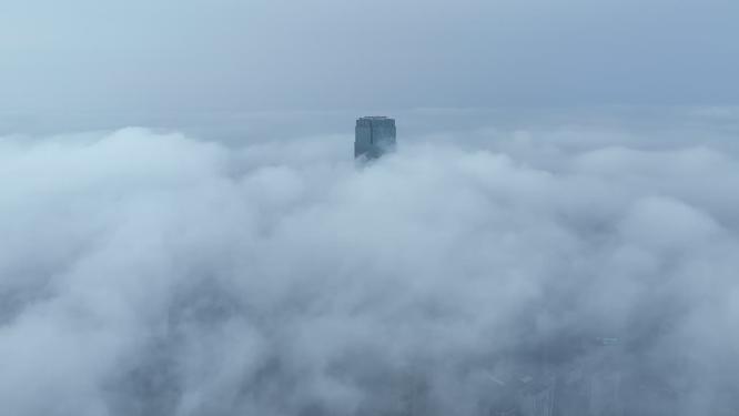 长沙国金中心雨后云海