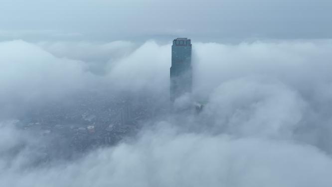 长沙国金中心雨后云海