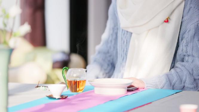 茶艺师倒茶特写镜头