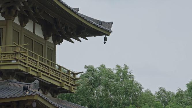 回龙寺屋檐角落的风铃