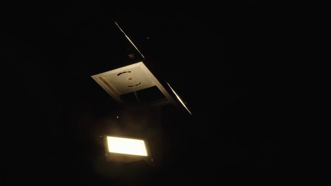 夜晚的路灯