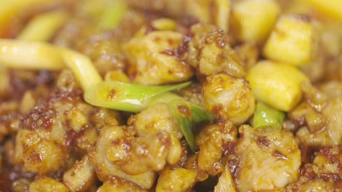 贵州织金饭店宫保鸡丁宫保腰花爆炒大肠