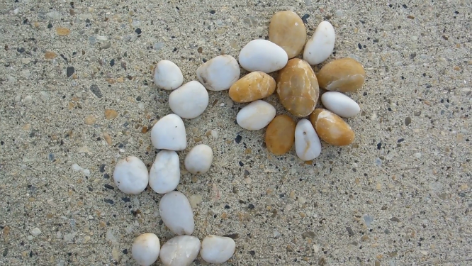海边的鹅卵石