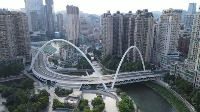 航拍贵阳筑城广场大桥