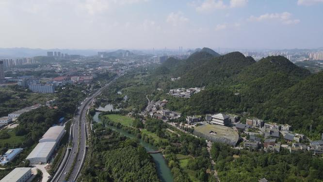 航拍大山中的公路高速路