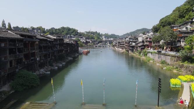 航拍湖南凤凰古城沱江