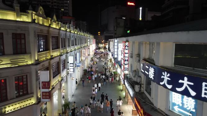 航拍南宁城市夜景街景人流
