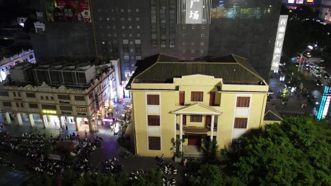 航拍南宁中山路美食街