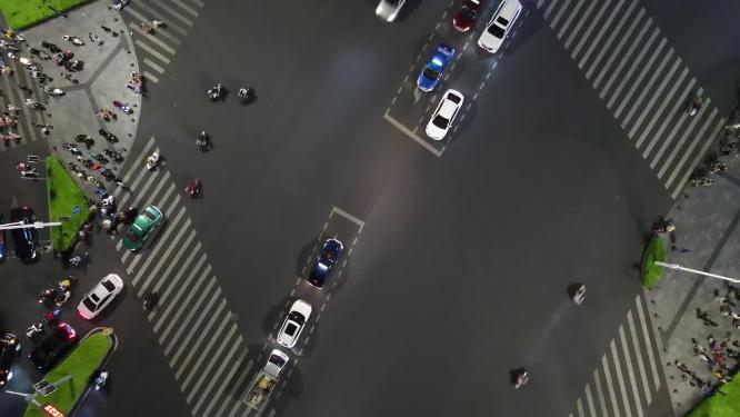 俯拍城市夜景交通