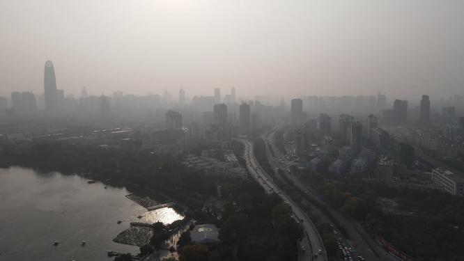 山东济南城市雾霾天气航拍