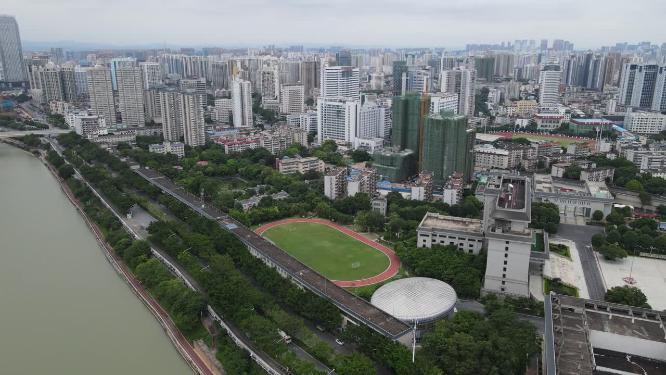 航拍广西医药大学
