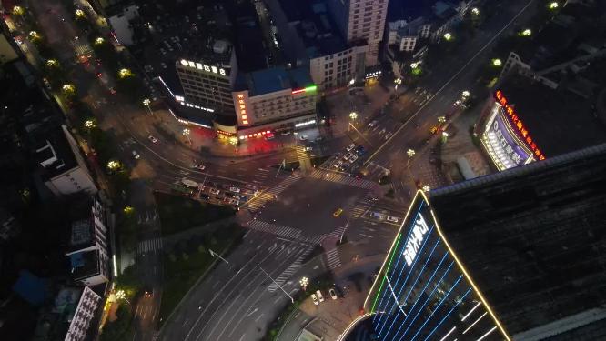 俯拍城市夜景交通