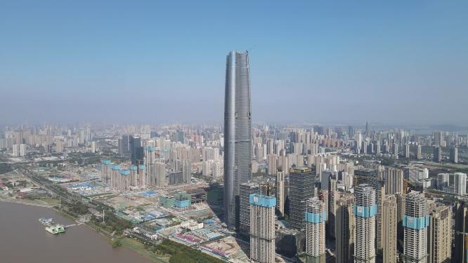 航拍武汉长江绿地中心
