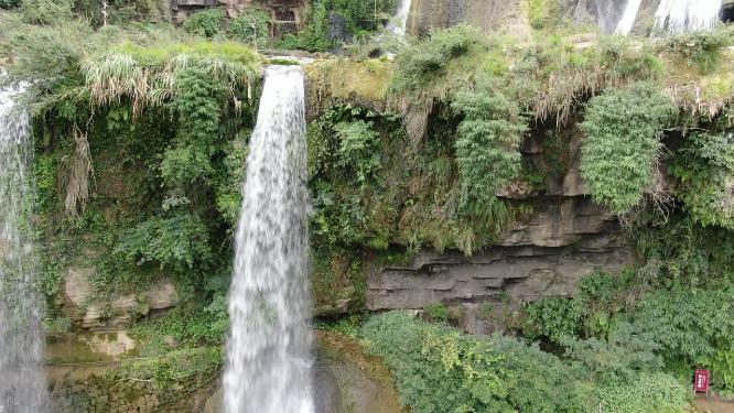 航拍湖南芙蓉镇瀑布流水