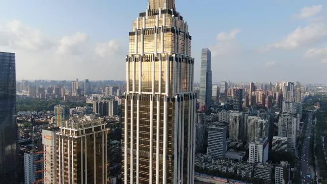 航拍武汉黄金大厦