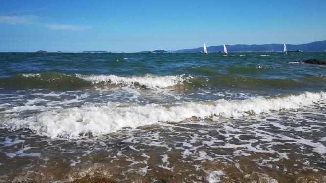 实拍大海浪花