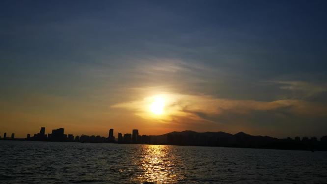 实拍海边落日晚霞