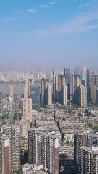 航拍武汉城市建设竖屏