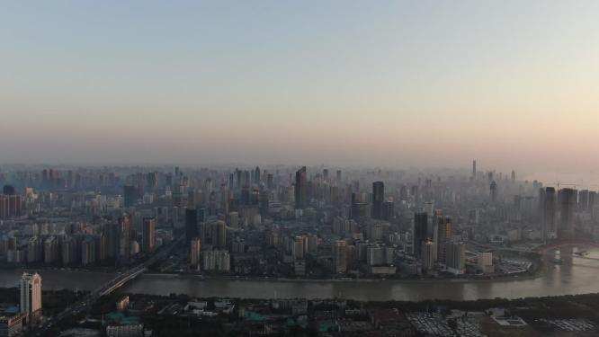 航拍武汉城市清晨迷雾