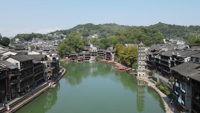 航拍湖南凤凰古城沱江